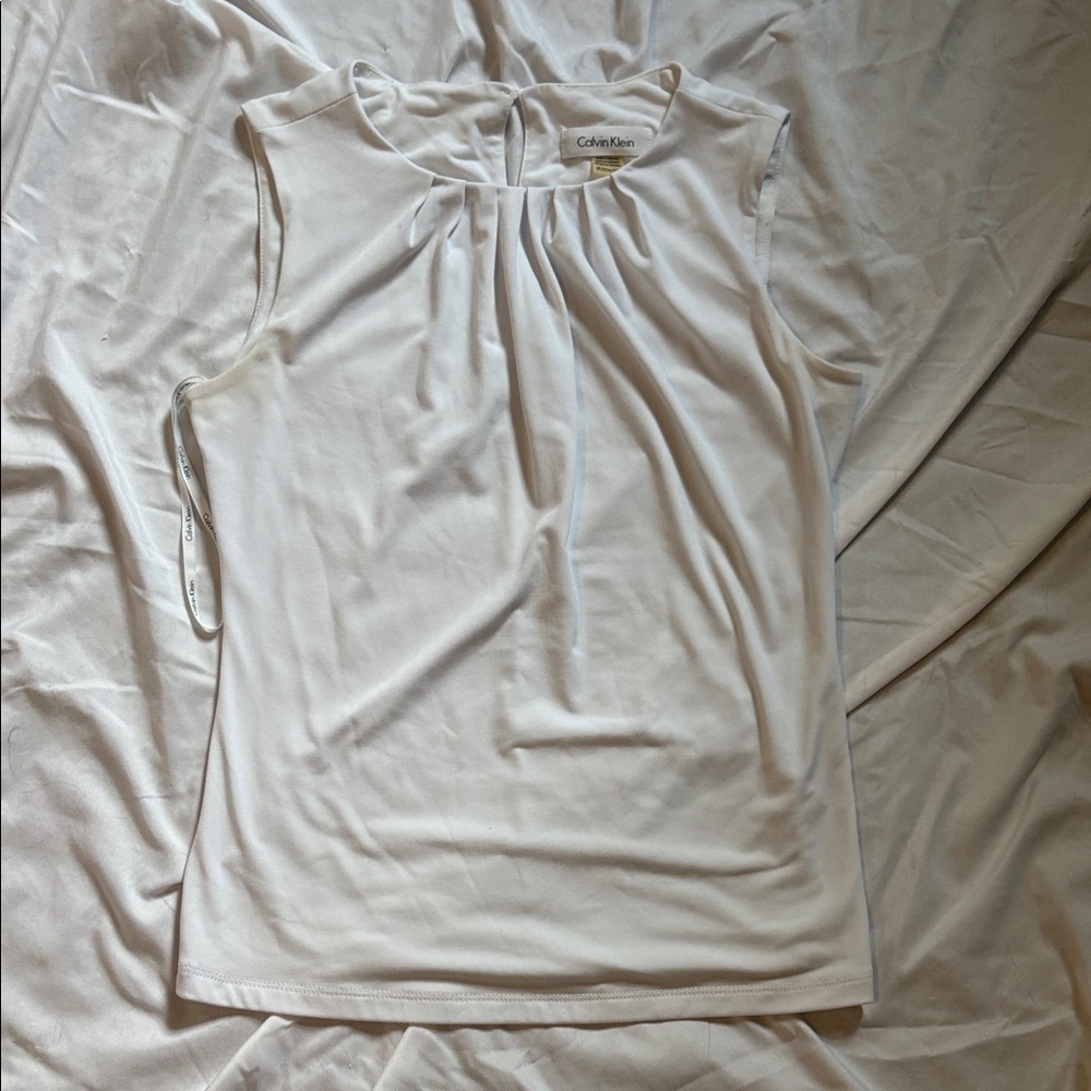 ✨New Listing✨ Calvin Klein Women's Cream Sleeveless Blouse